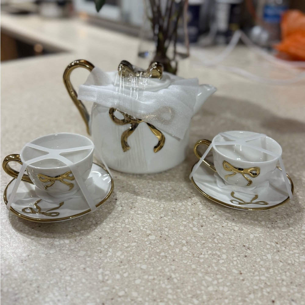 Elegant White and Gold bow Set 3 piece set